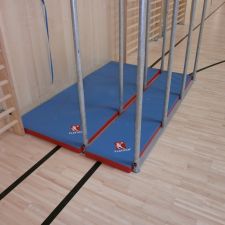 Kletterstangen mit Einlegematten