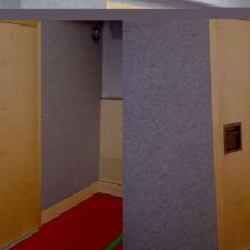 Einflügelige Tür mit Birkensperrholz belegt